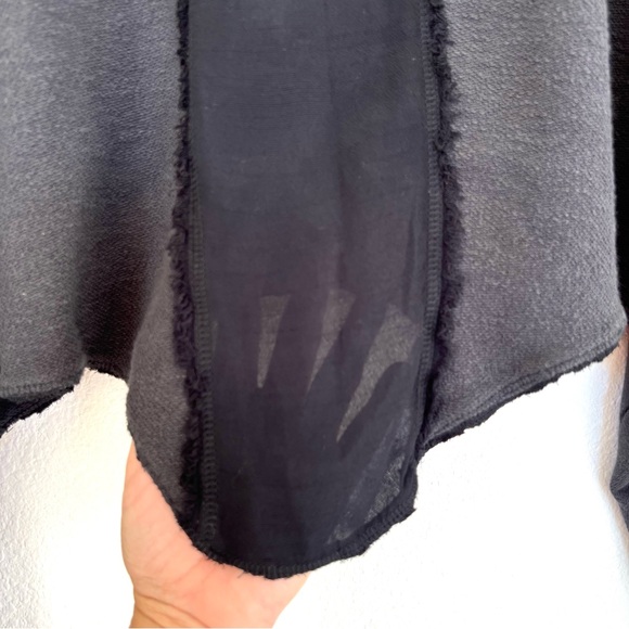 Free People Cropped Sweatshirt Grey & Black Mixed Media XS/ Small - Picture 7 of 9